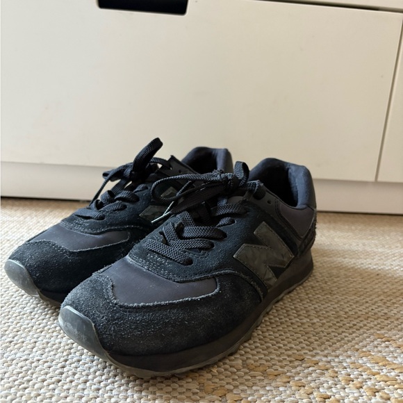 New Balance 574 Black Onyx Sneakers - Picture 1 of 5